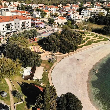 Anchora - Near Family-friendly Apartment Pjescana Uvala