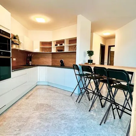 Anchora - Near Family-friendly *