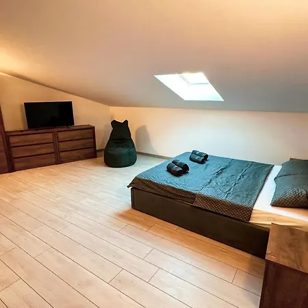 Anchora - Near Family-friendly
