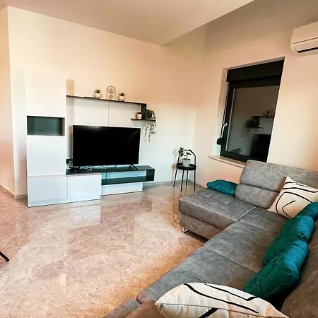 Apartment Anchora - Near Family-friendly Pjescana Uvala